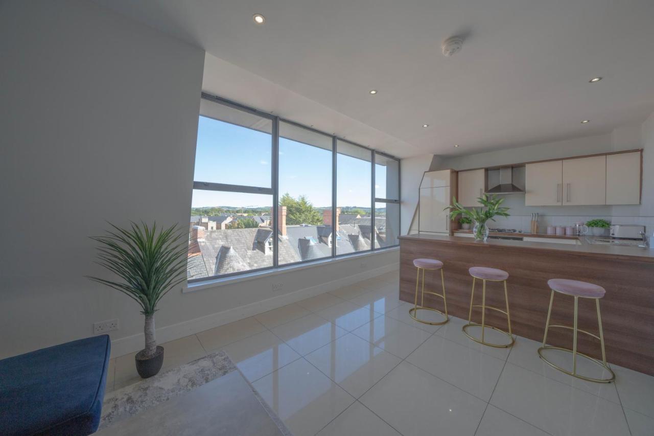 Rooftop Apartment At Queens Beautiful Views Belfast Esterno foto