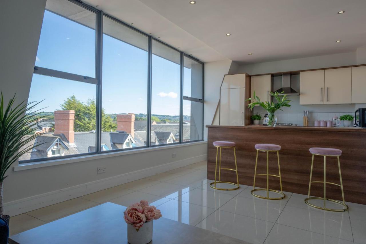 Rooftop Apartment At Queens Beautiful Views Belfast Esterno foto