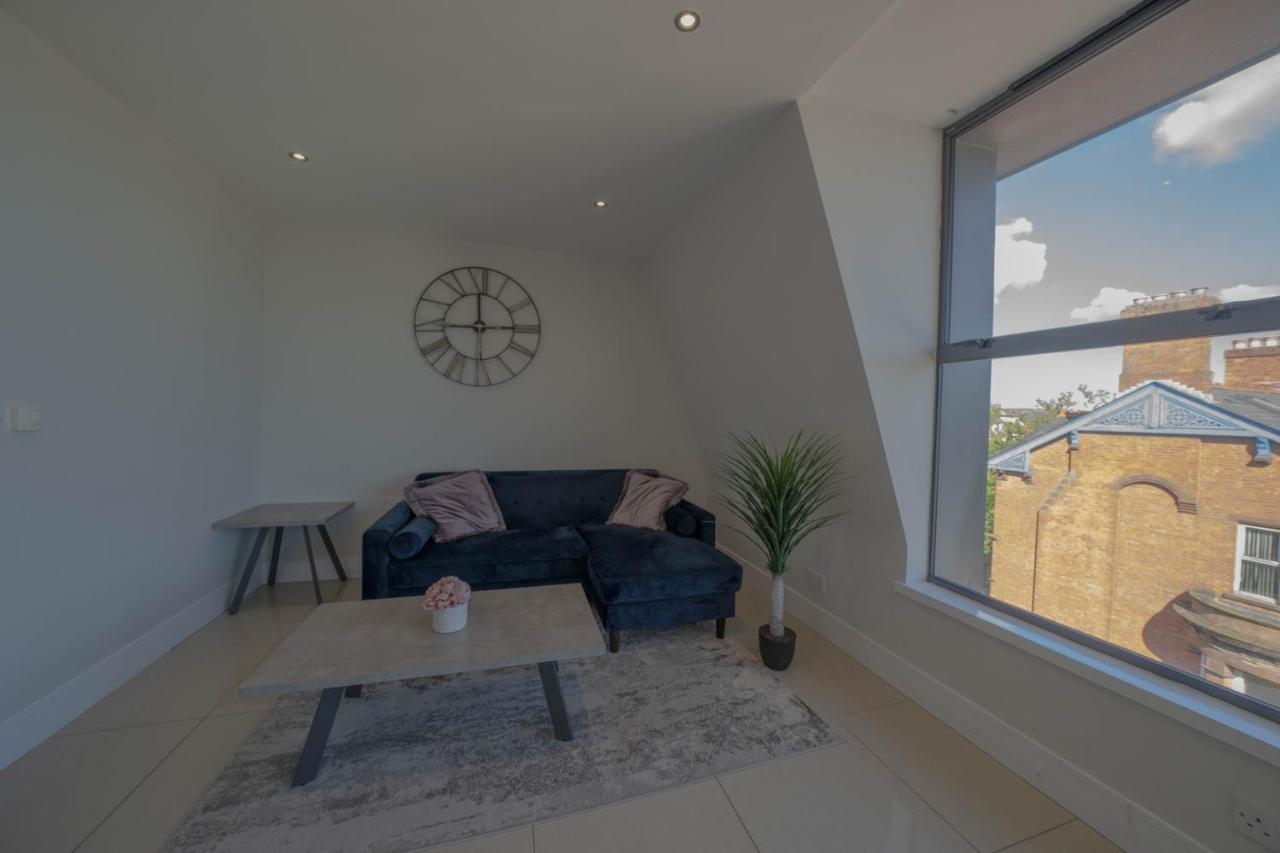 Rooftop Apartment At Queens Beautiful Views Belfast Esterno foto