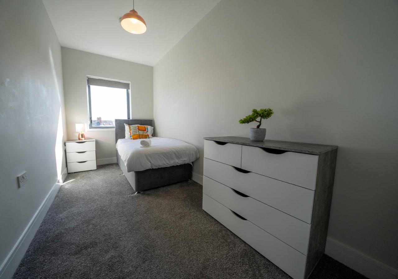 Rooftop Apartment At Queens Beautiful Views Belfast Esterno foto